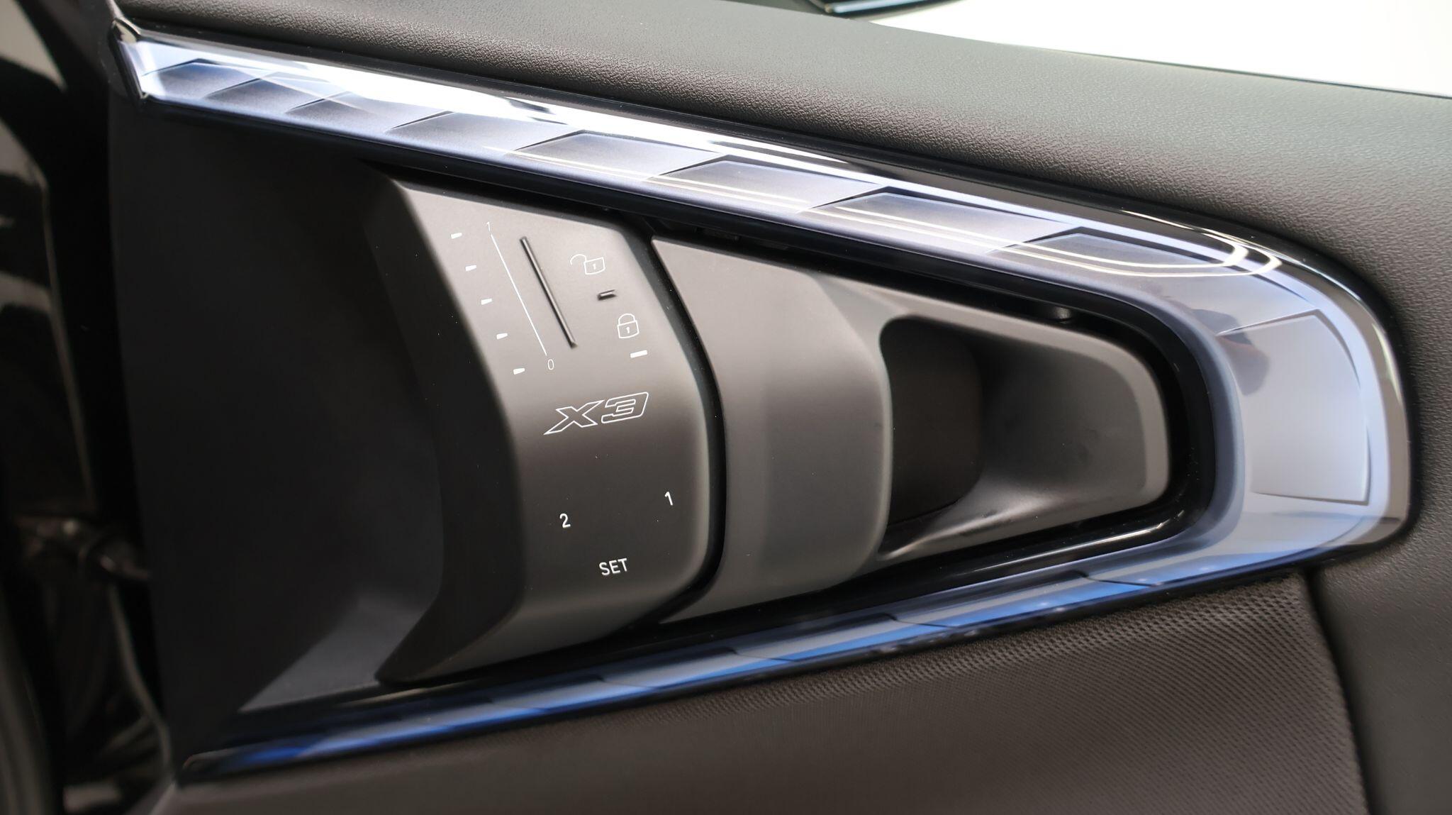 BMW X3 view 26