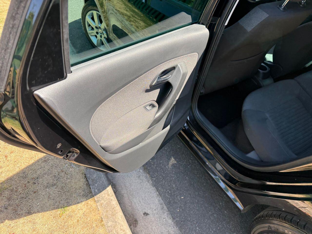 Volkswagen Polo view 40
