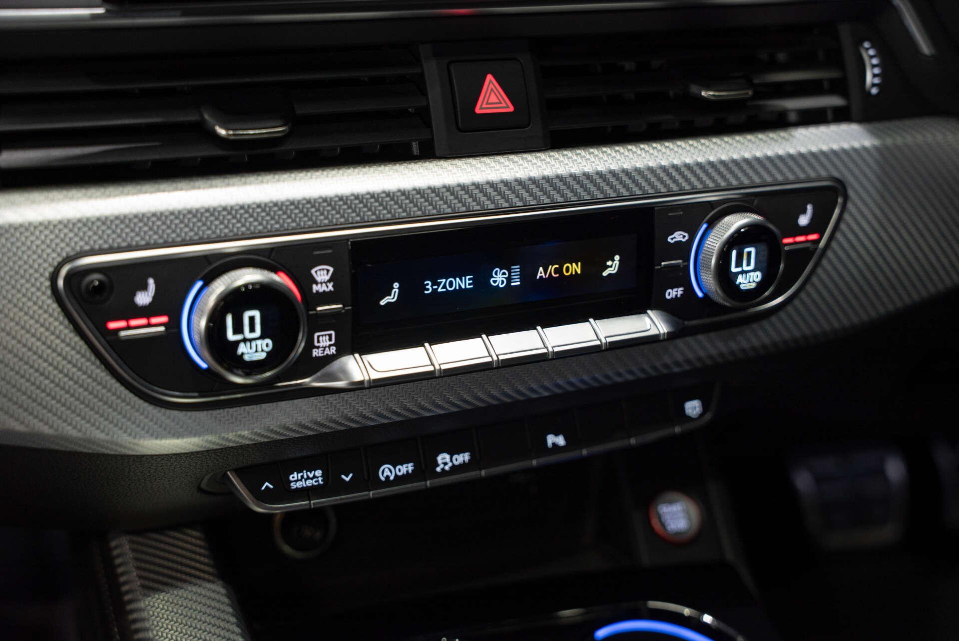 Audi RS4 Avant view 14