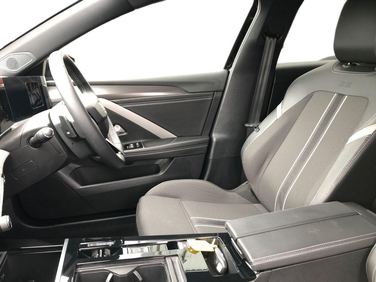 Vauxhall Astra view 6