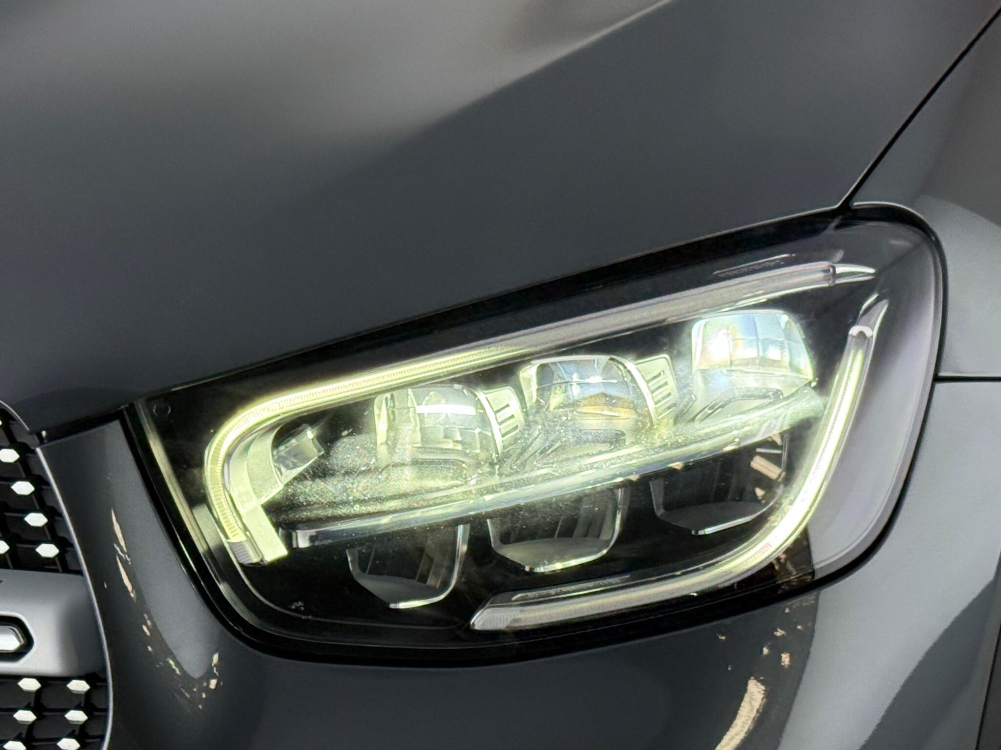 Mercedes-Benz GLC view 12
