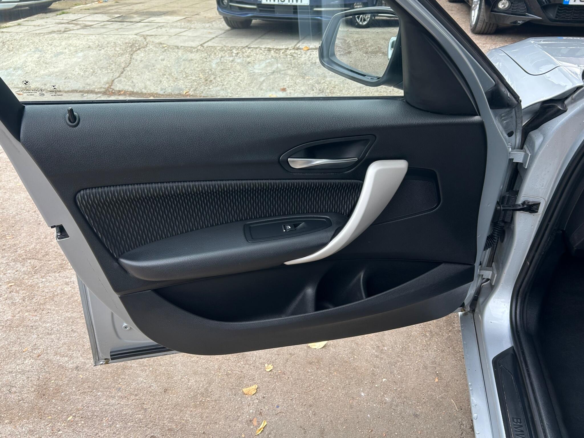 BMW 1 Series view 35