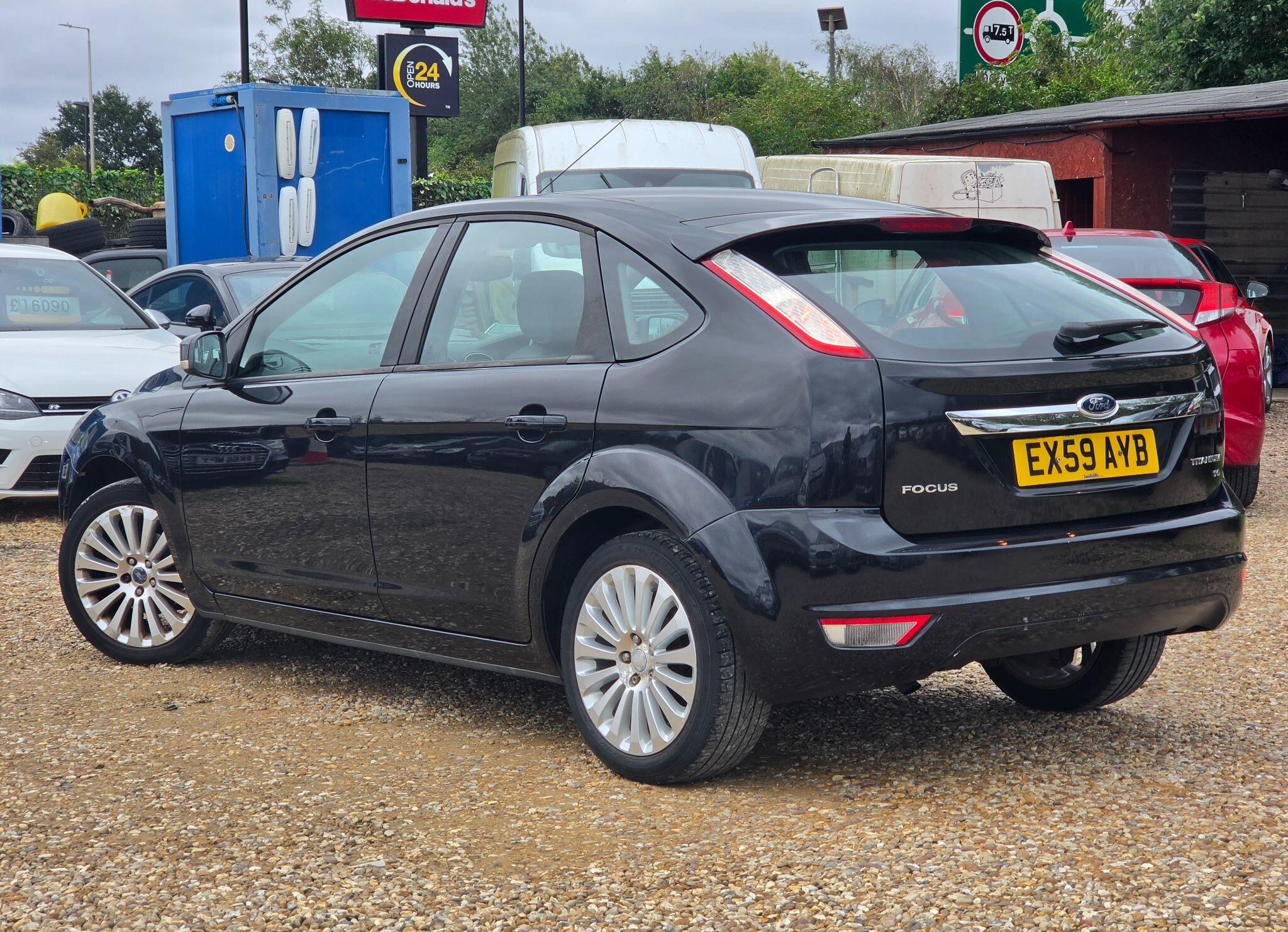 Ford Focus view 4