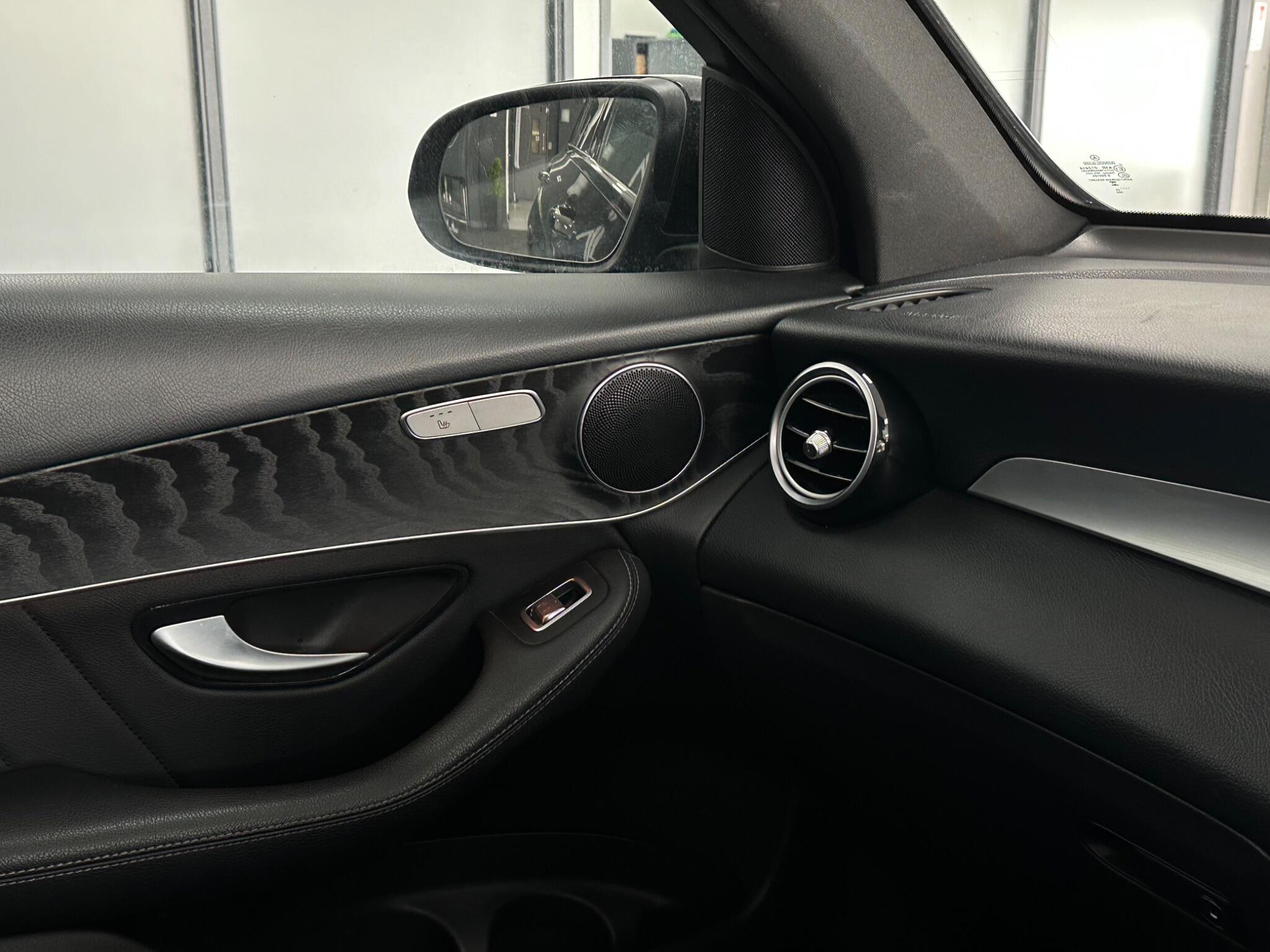 Mercedes-Benz GLC view 32