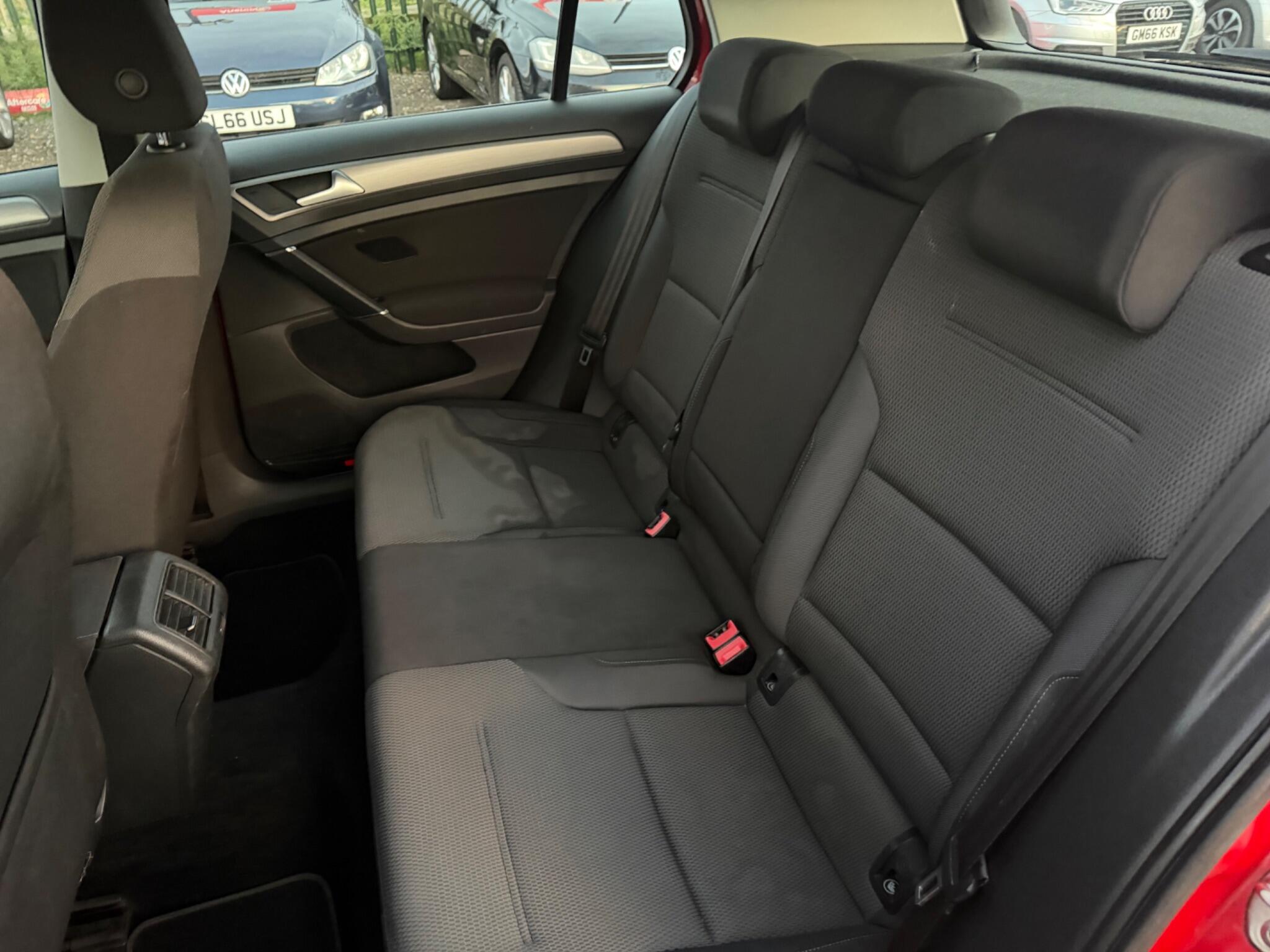 Volkswagen Golf view 26