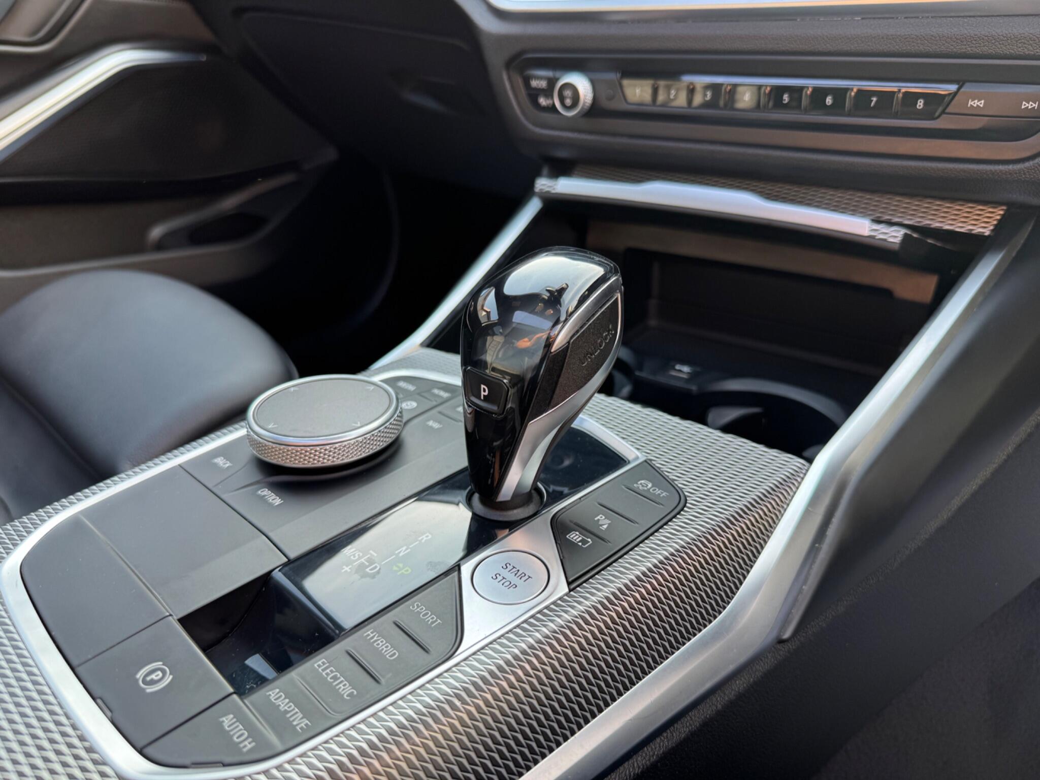 BMW 3 Series view 16