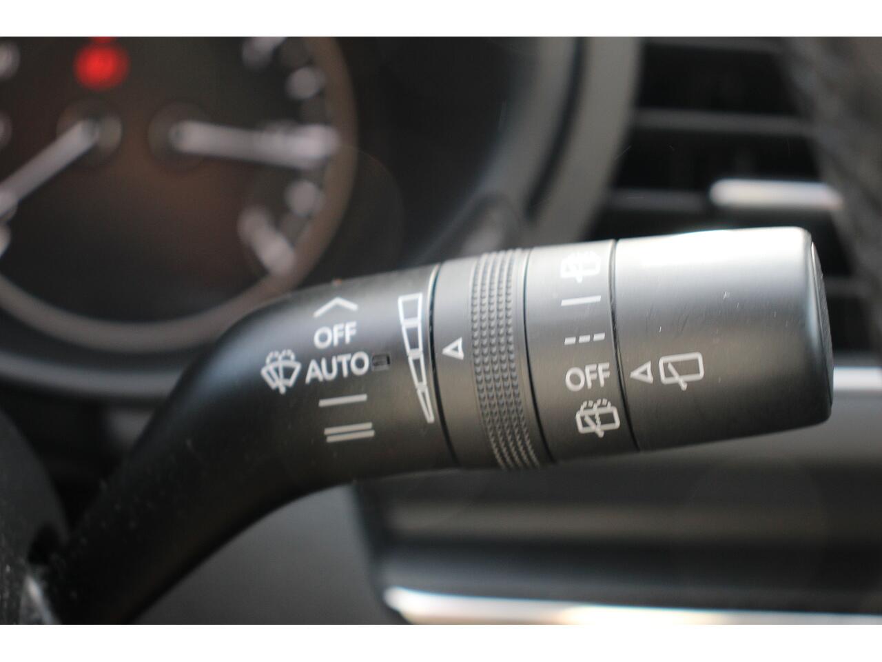 Mazda Mazda3 view 30