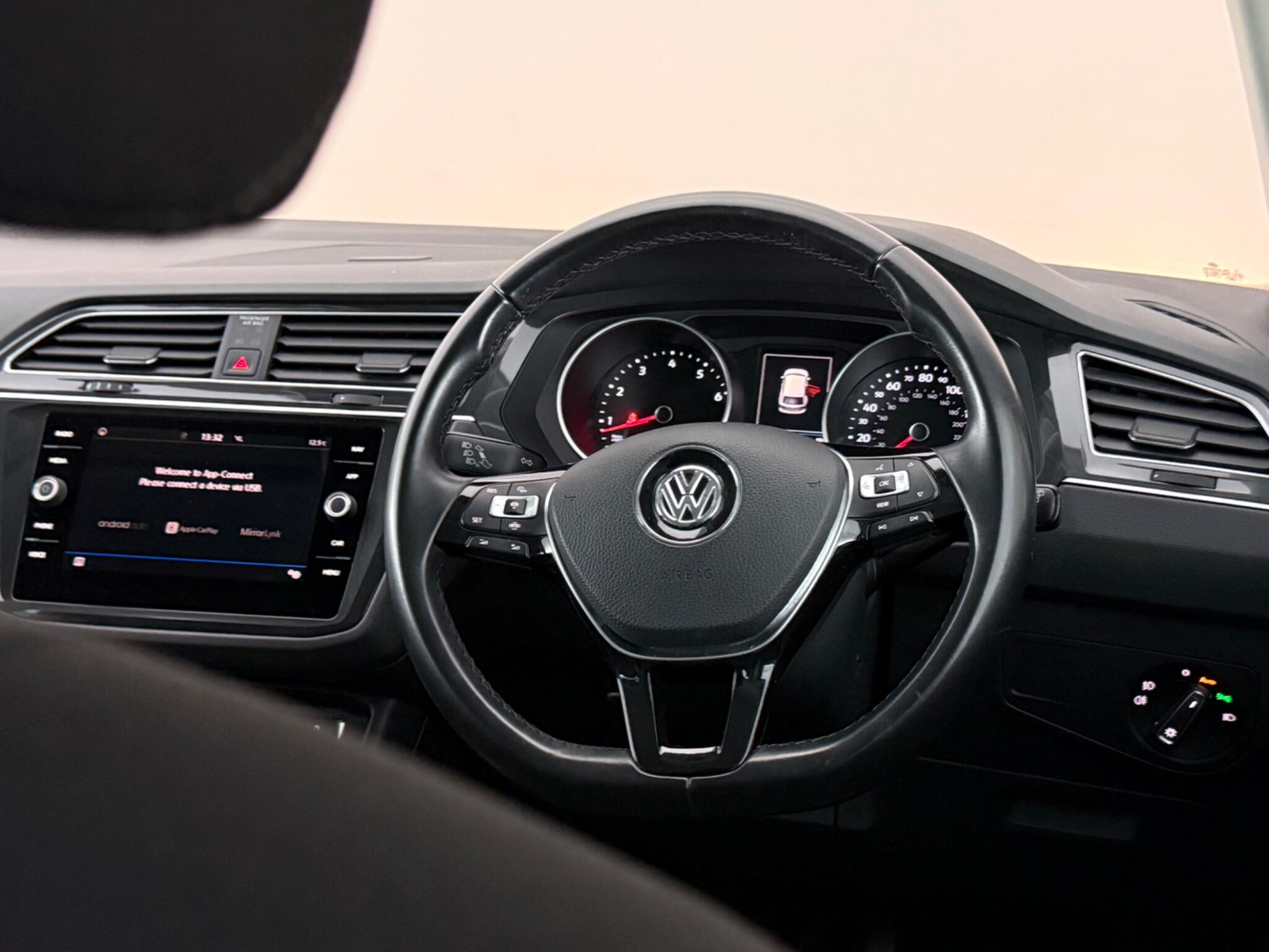 Volkswagen Tiguan view 15