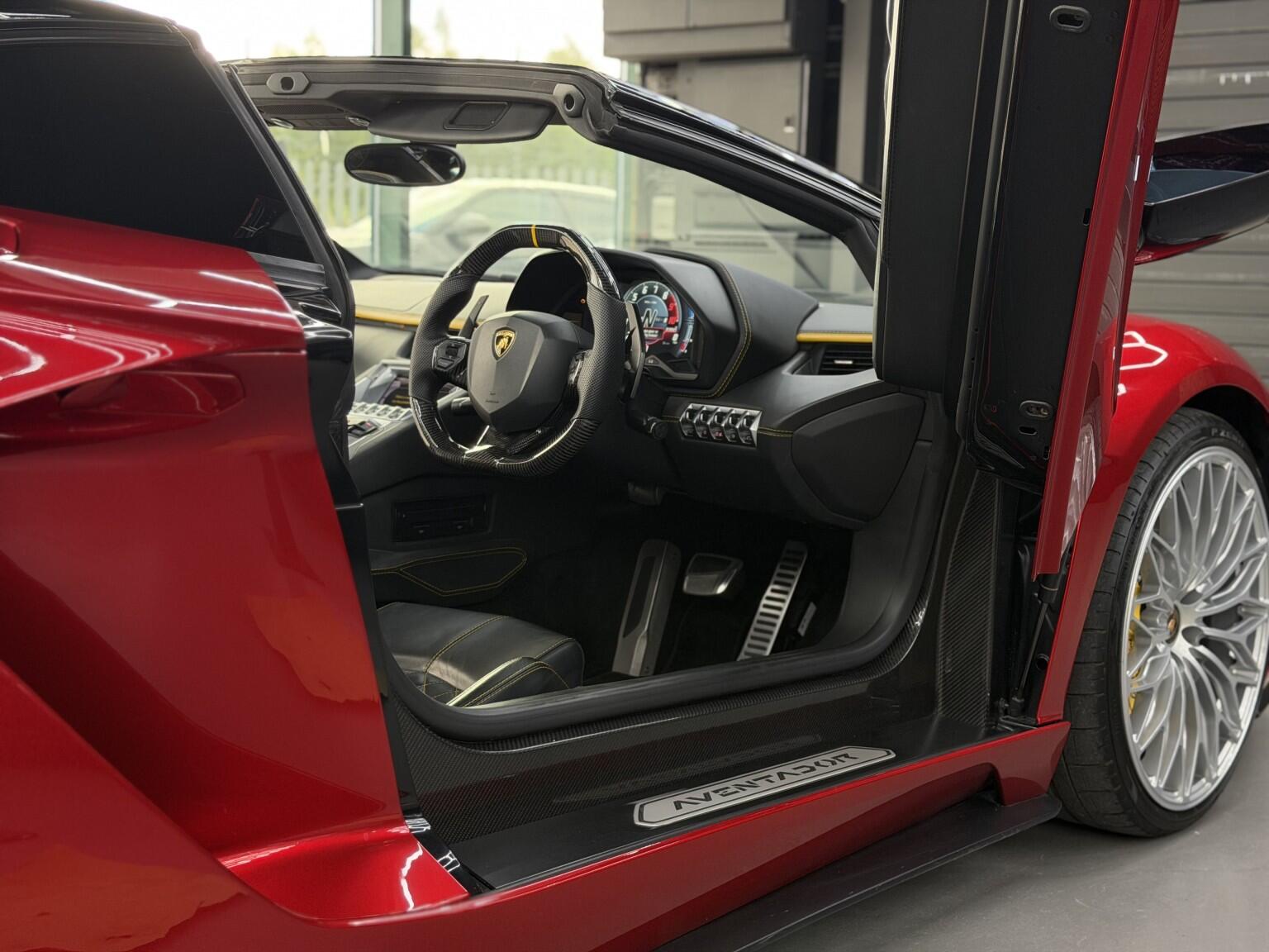 Lamborghini Aventador view 52