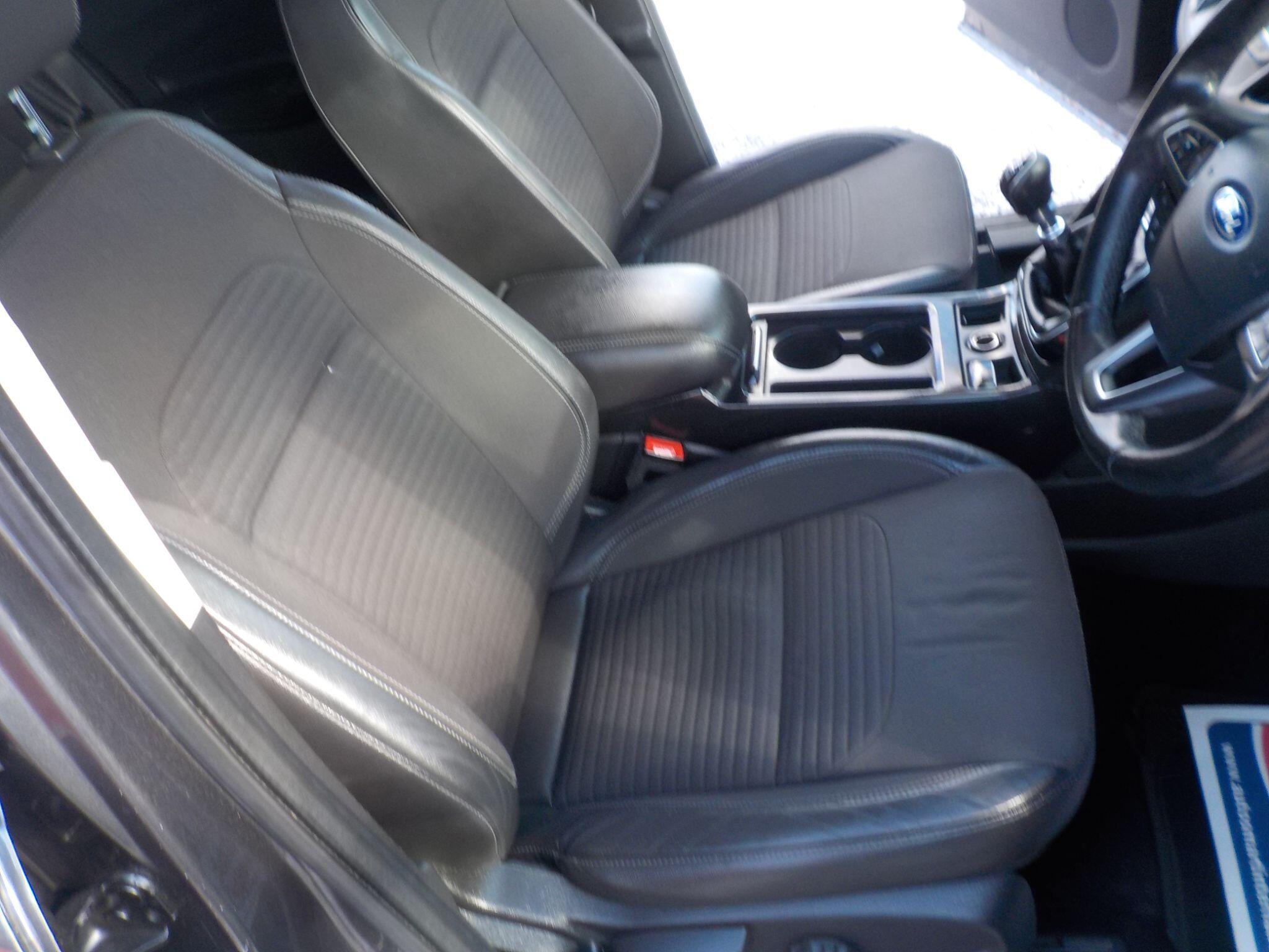 Ford Kuga 1.5 TDCi Titanium Euro 6 (s/s) 5dr