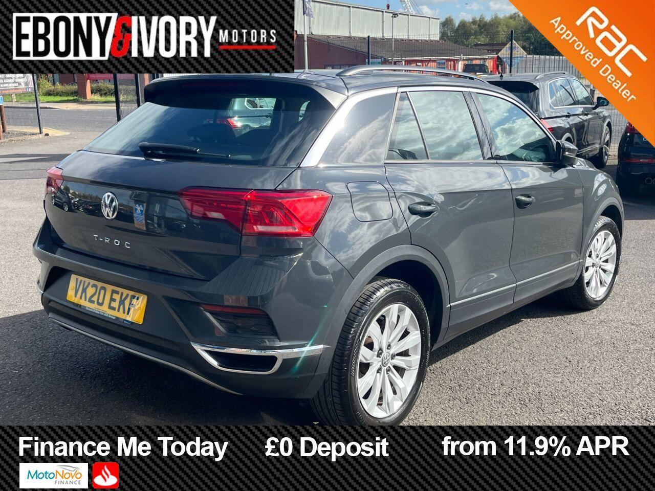 Volkswagen T-Roc view 5