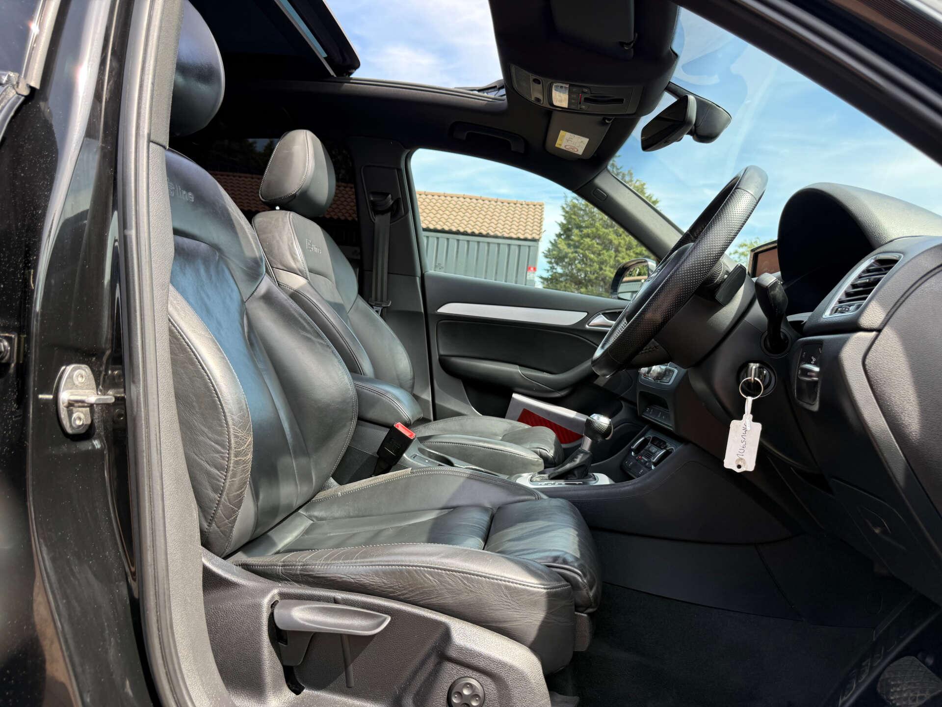 Audi Q3 view 40