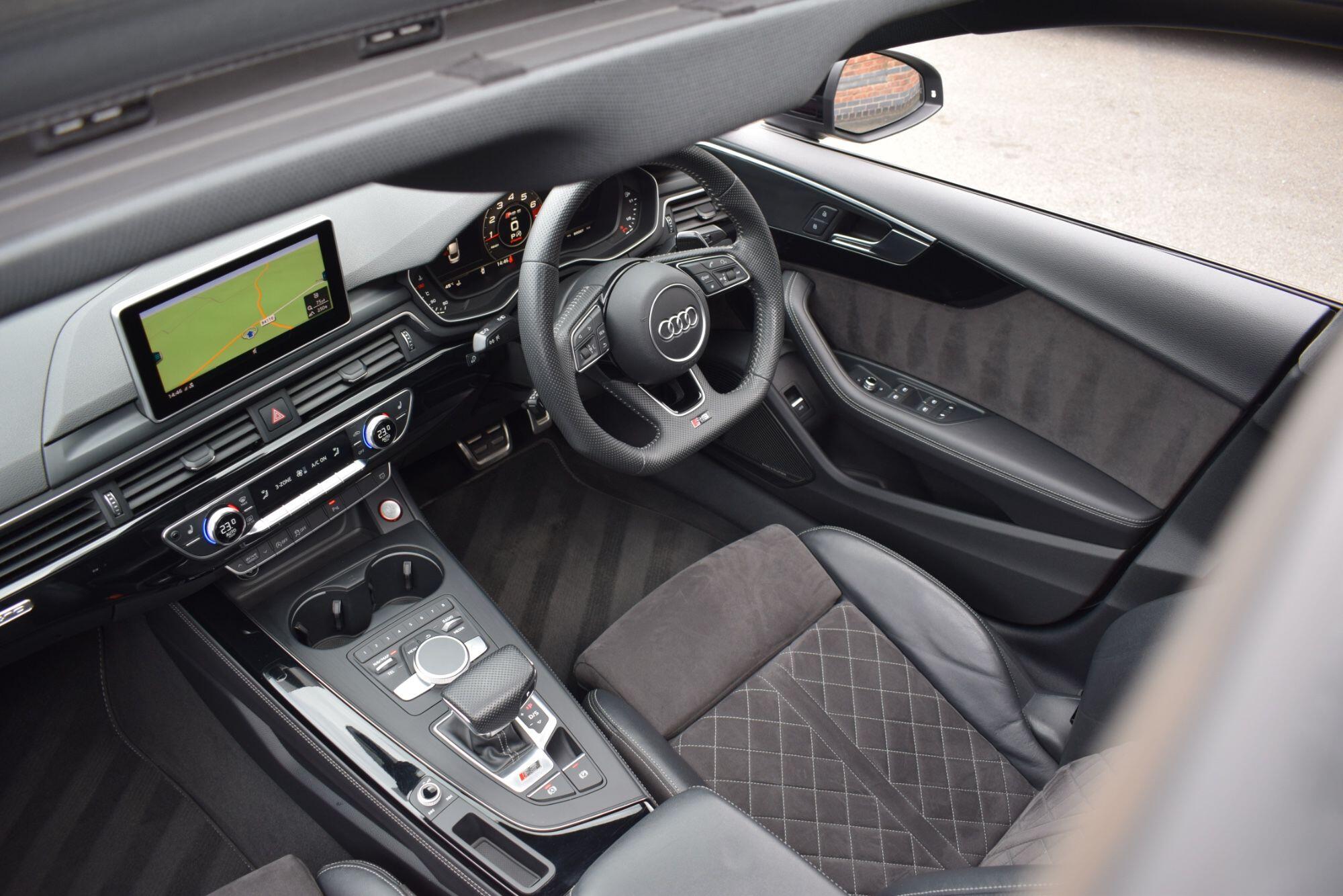 Audi RS5 view 30
