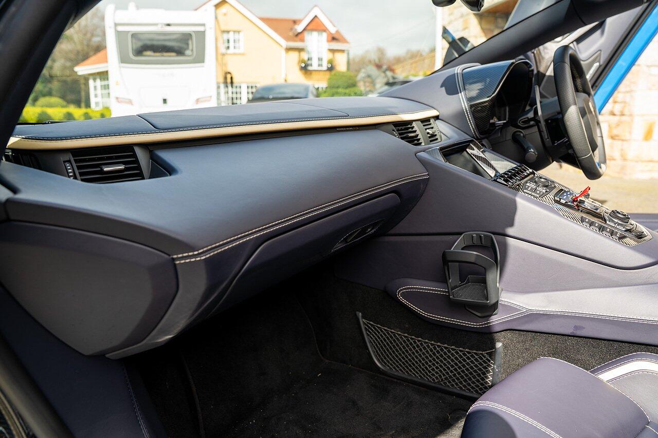 Lamborghini Aventador view 61