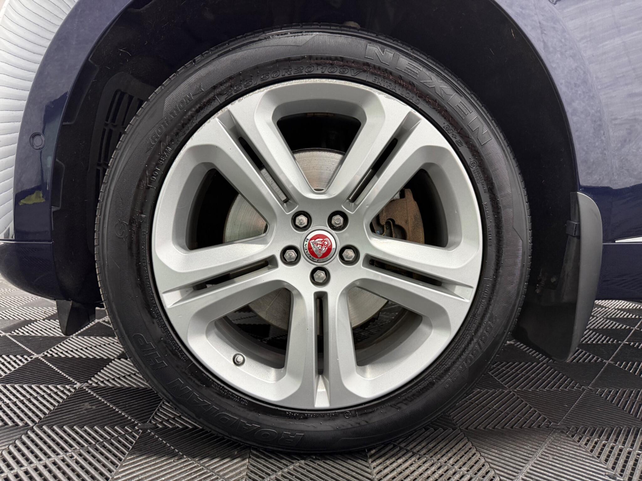 Jaguar F-Pace view 35