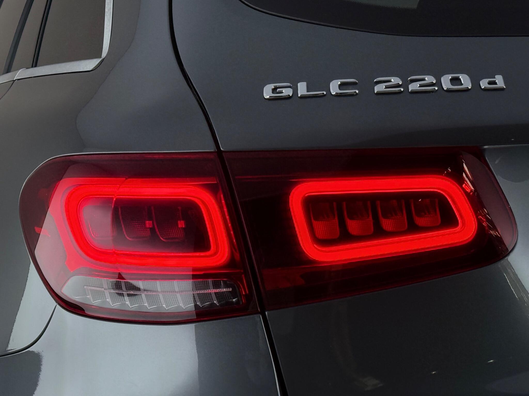 Mercedes-Benz GLC view 11