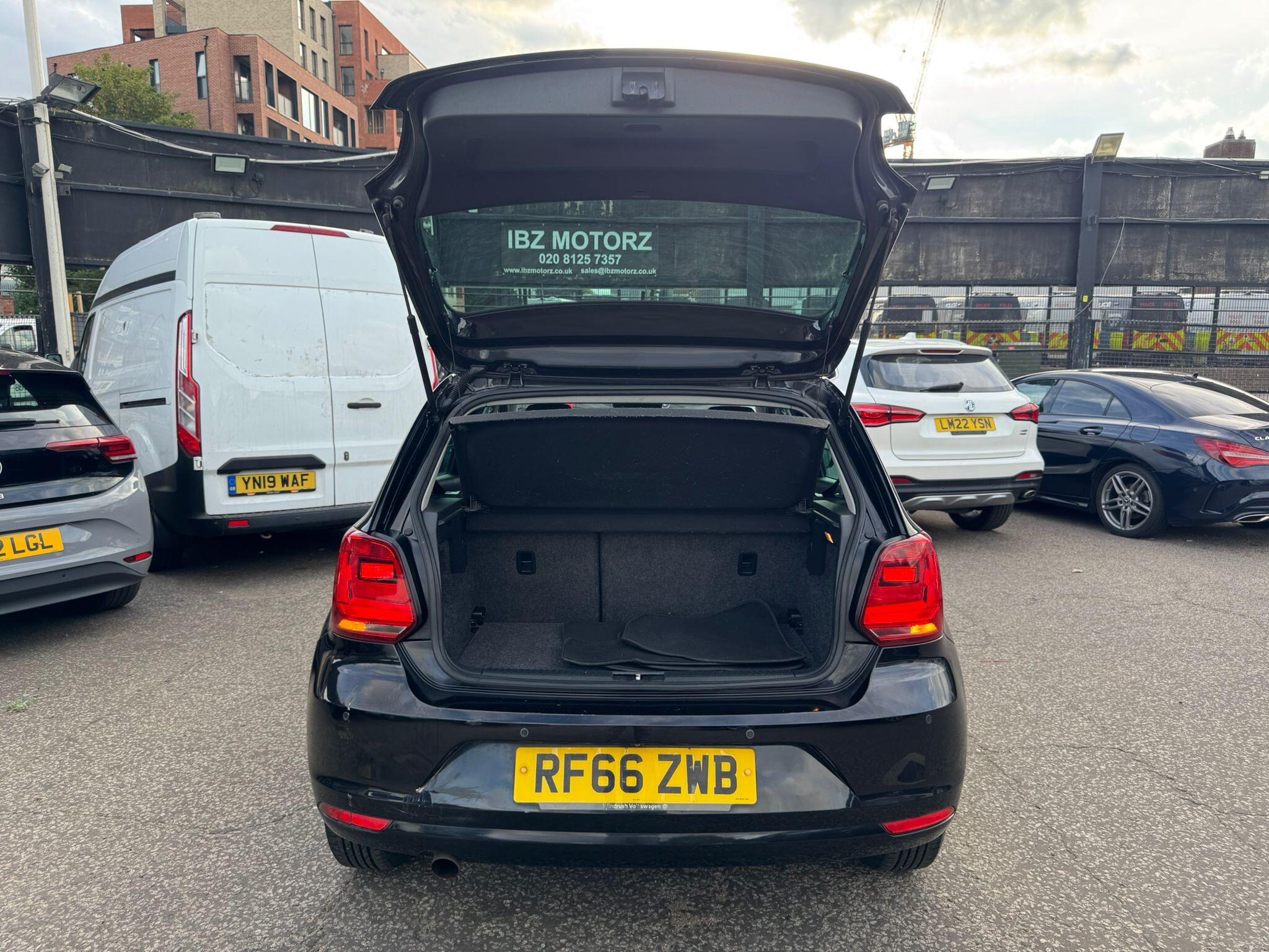 Volkswagen Polo view 29