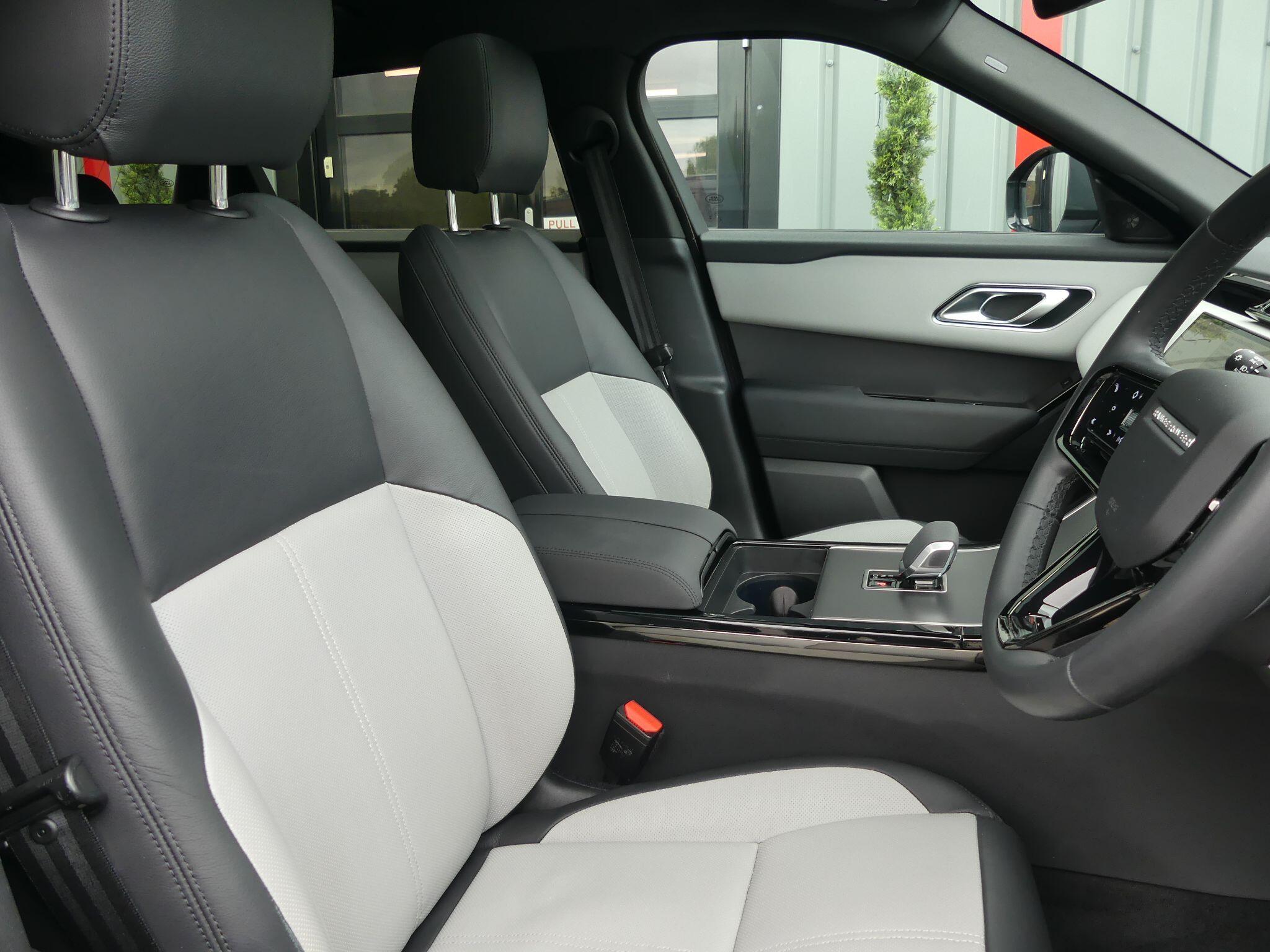 Land Rover Range Rover Velar view 14