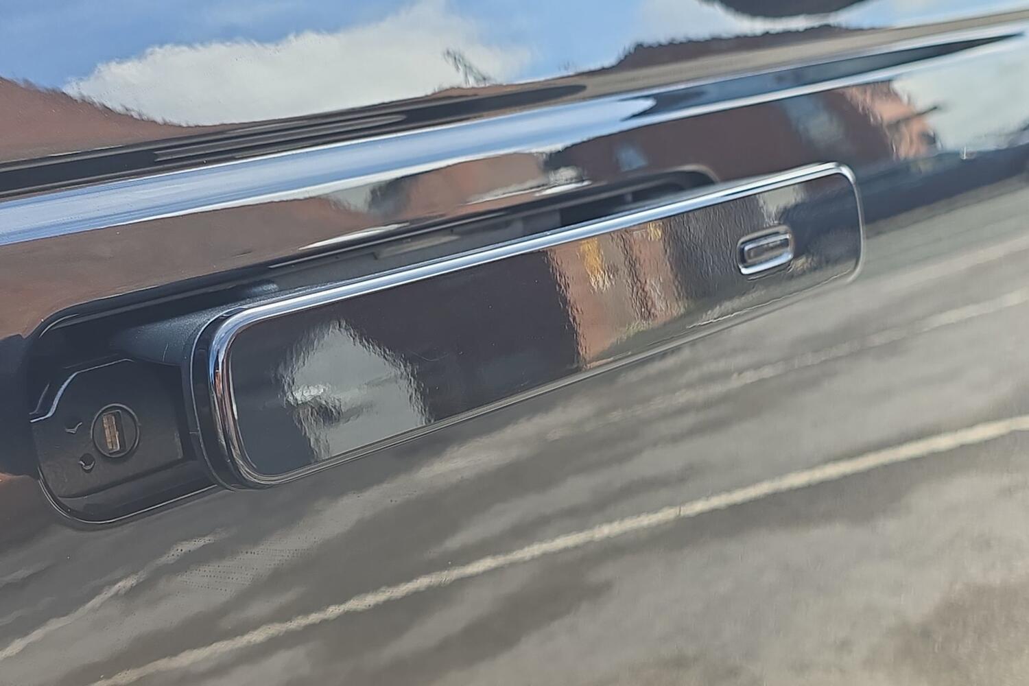 Land Rover Range Rover Velar view 28