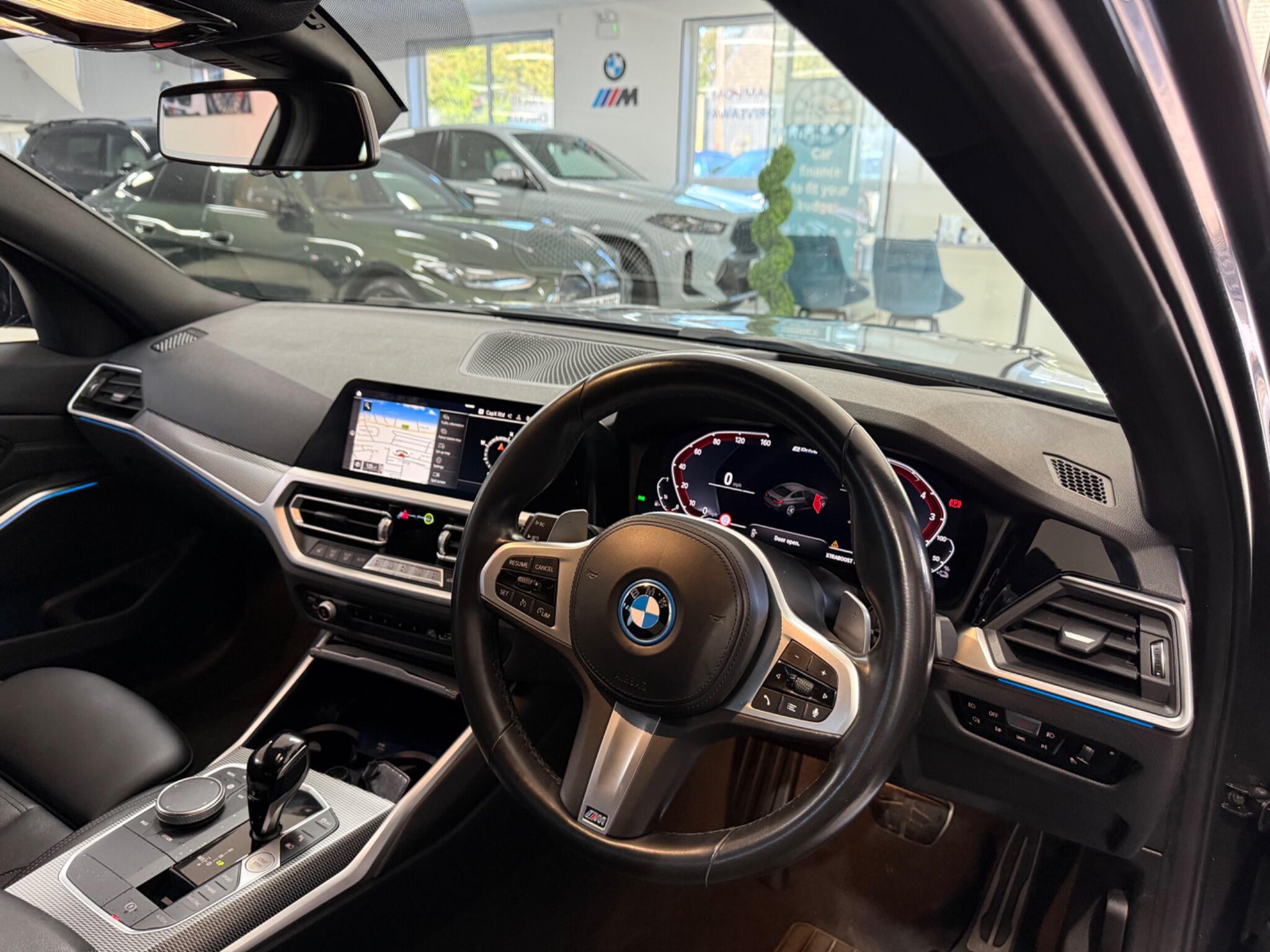 BMW 3 Series view 26