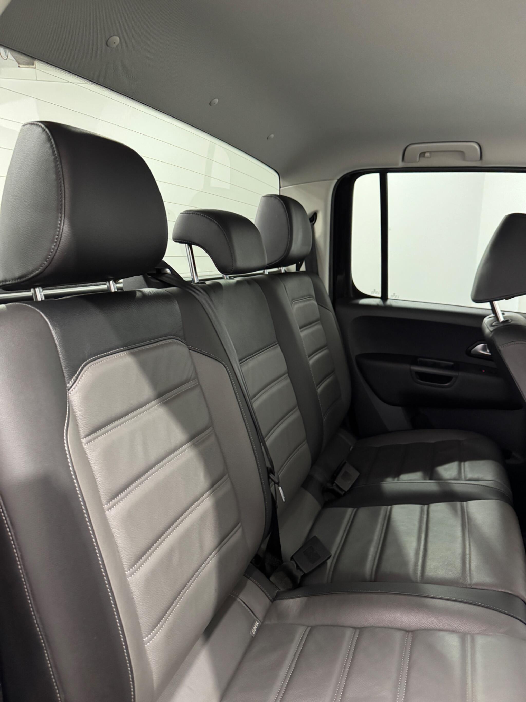 Volkswagen Amarok view 13