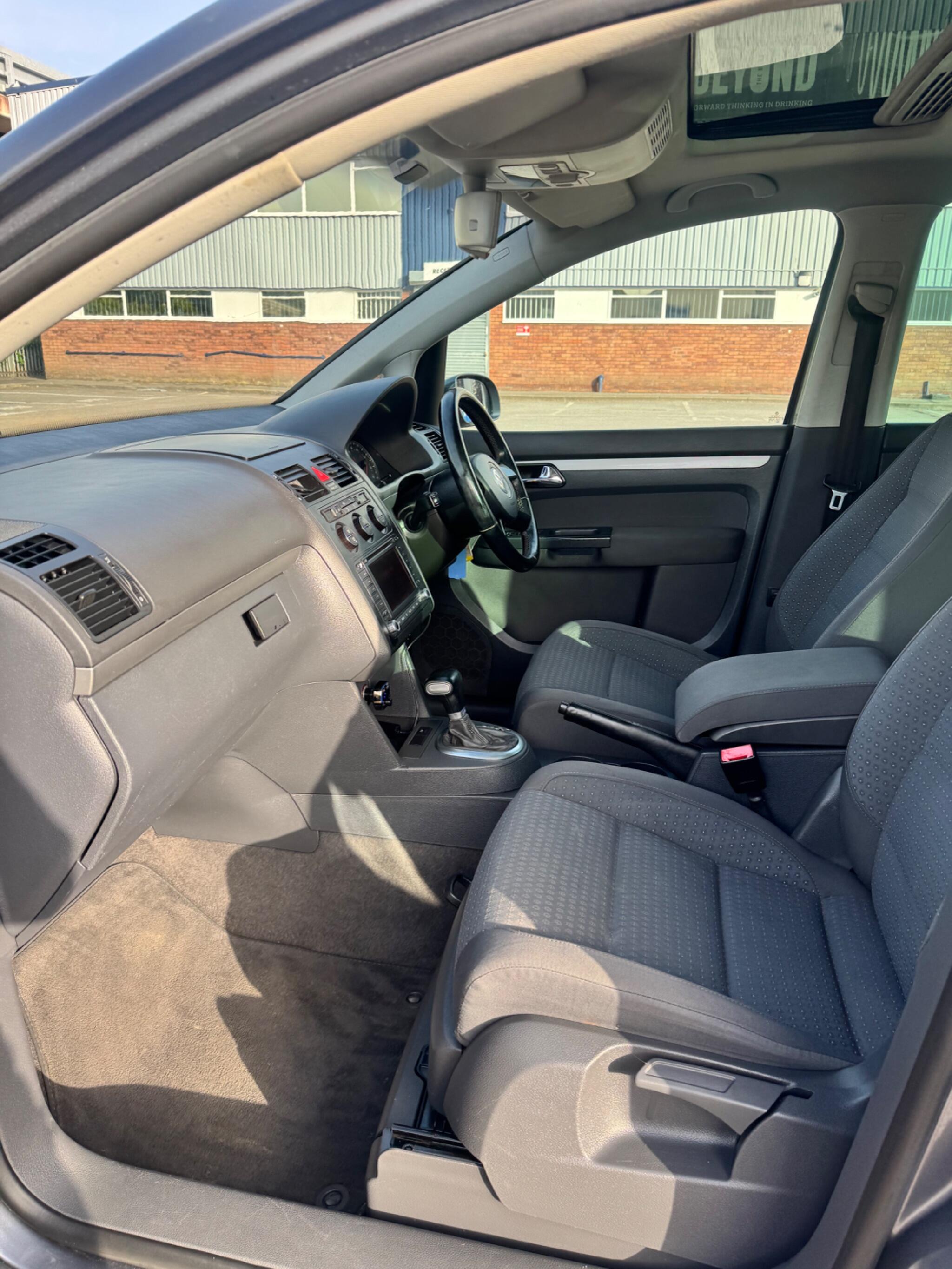 Volkswagen Touran view 50
