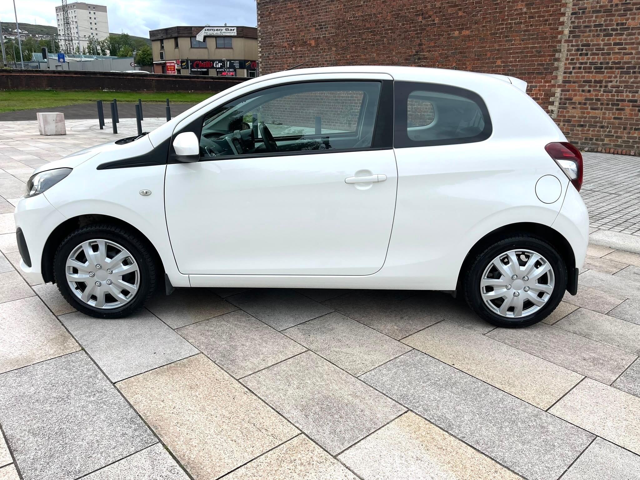 Peugeot 108 view 11
