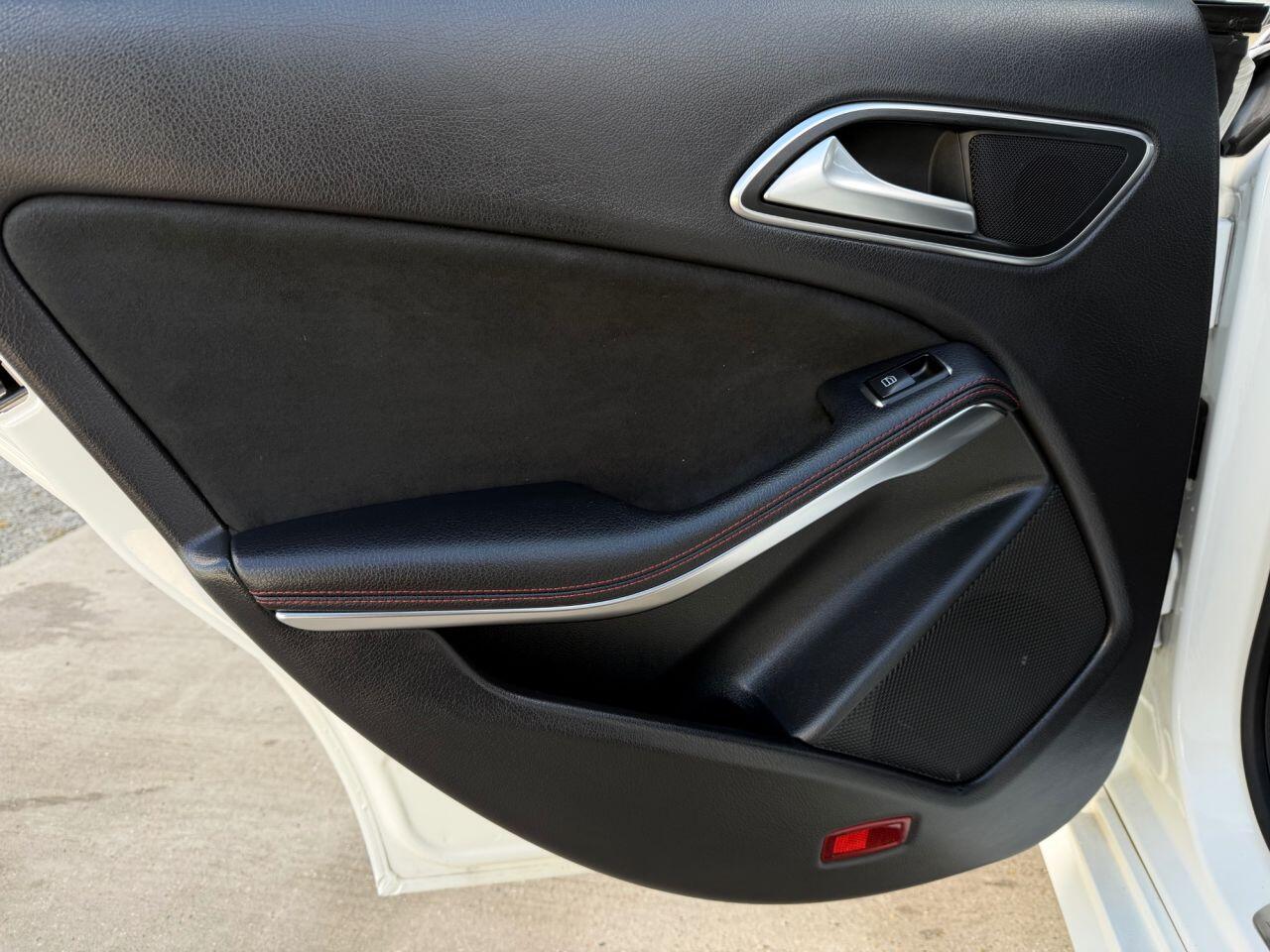 Mercedes-Benz Cla view 20