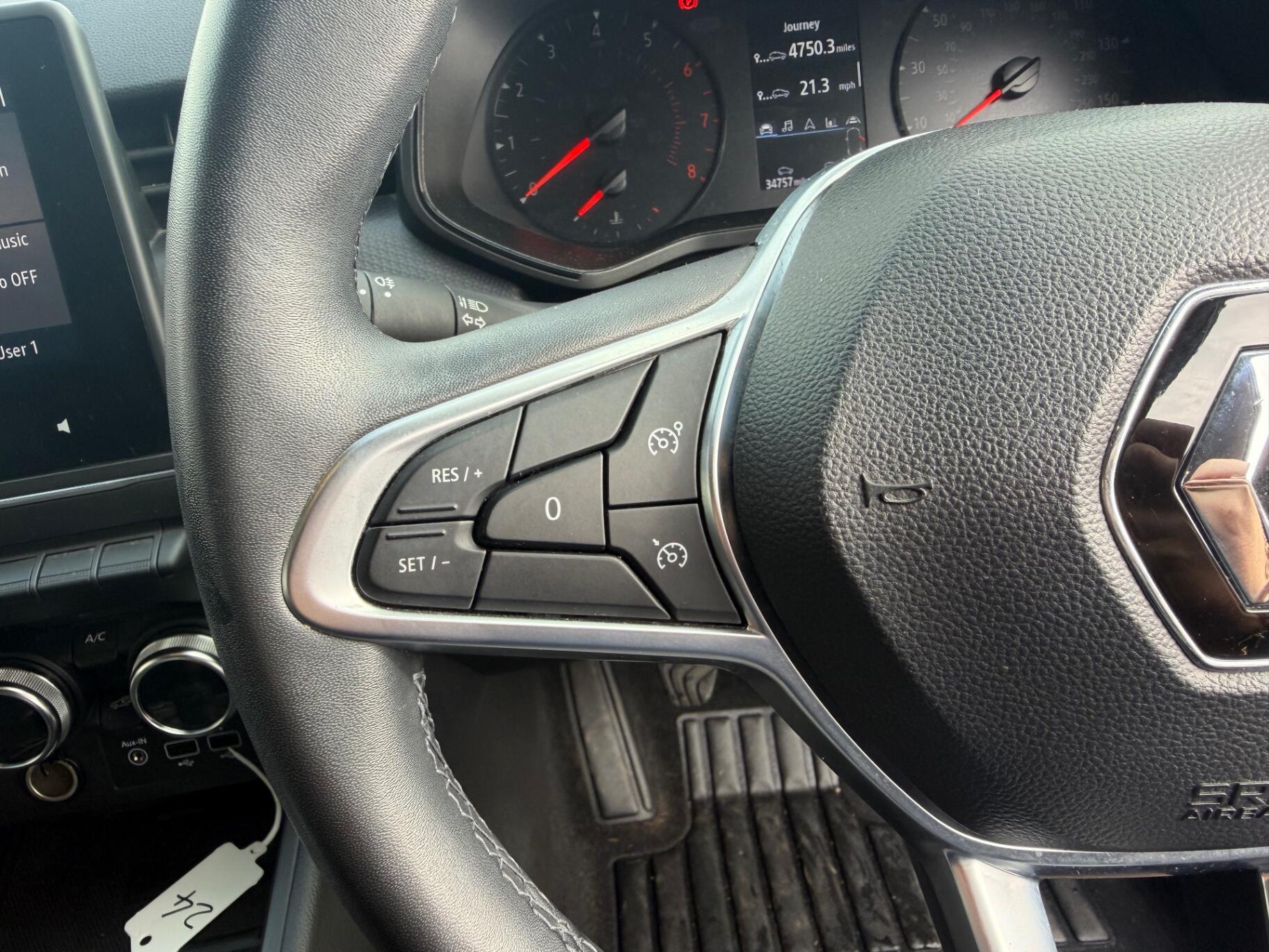 Renault Clio view 15