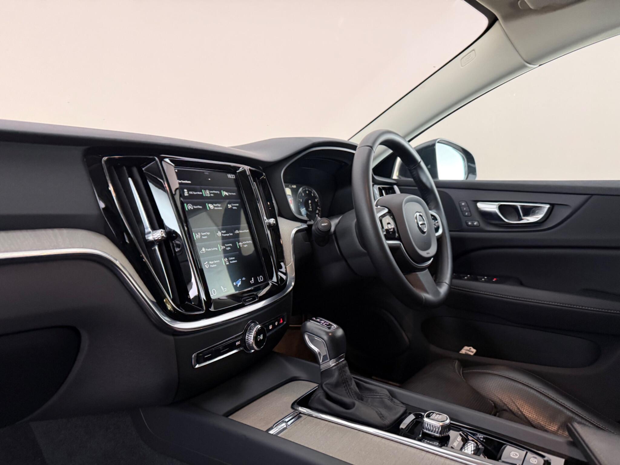 Volvo S60 view 4