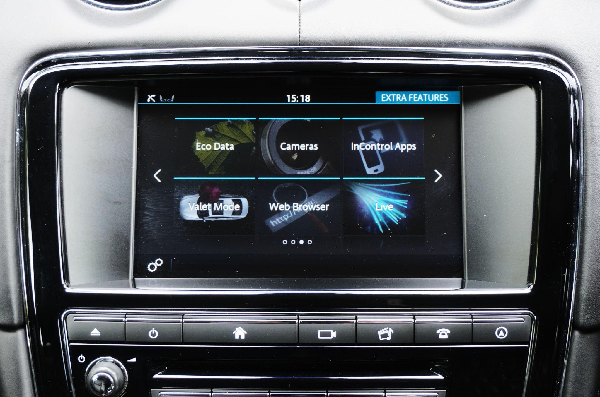 Jaguar XJ view 27