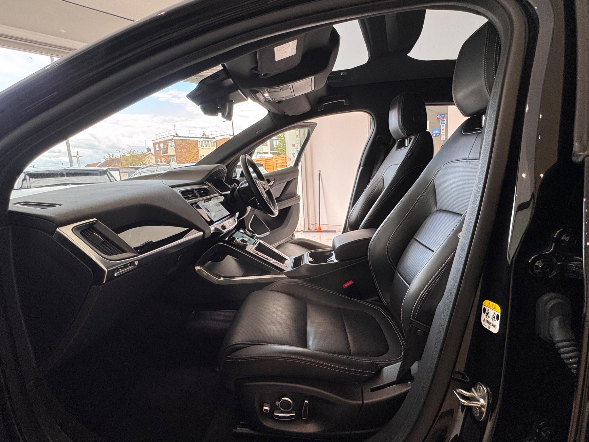 Jaguar I-Pace view 10