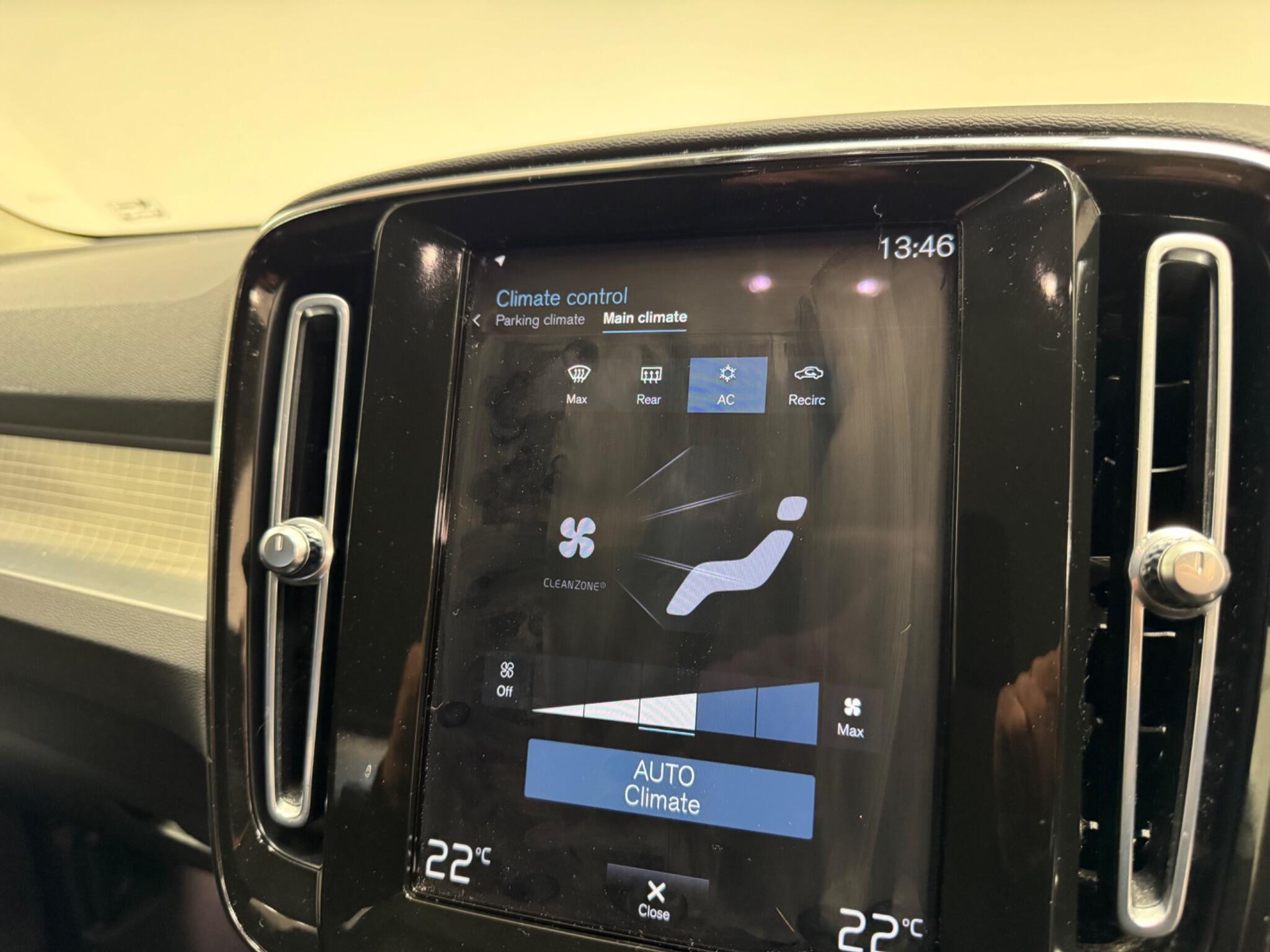 Volvo XC40 view 20