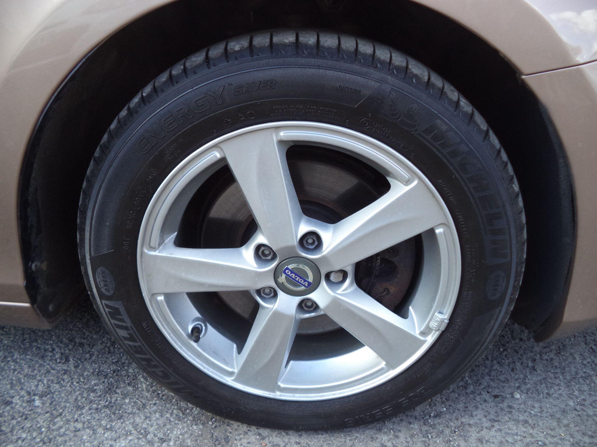 Volvo V40 view 20