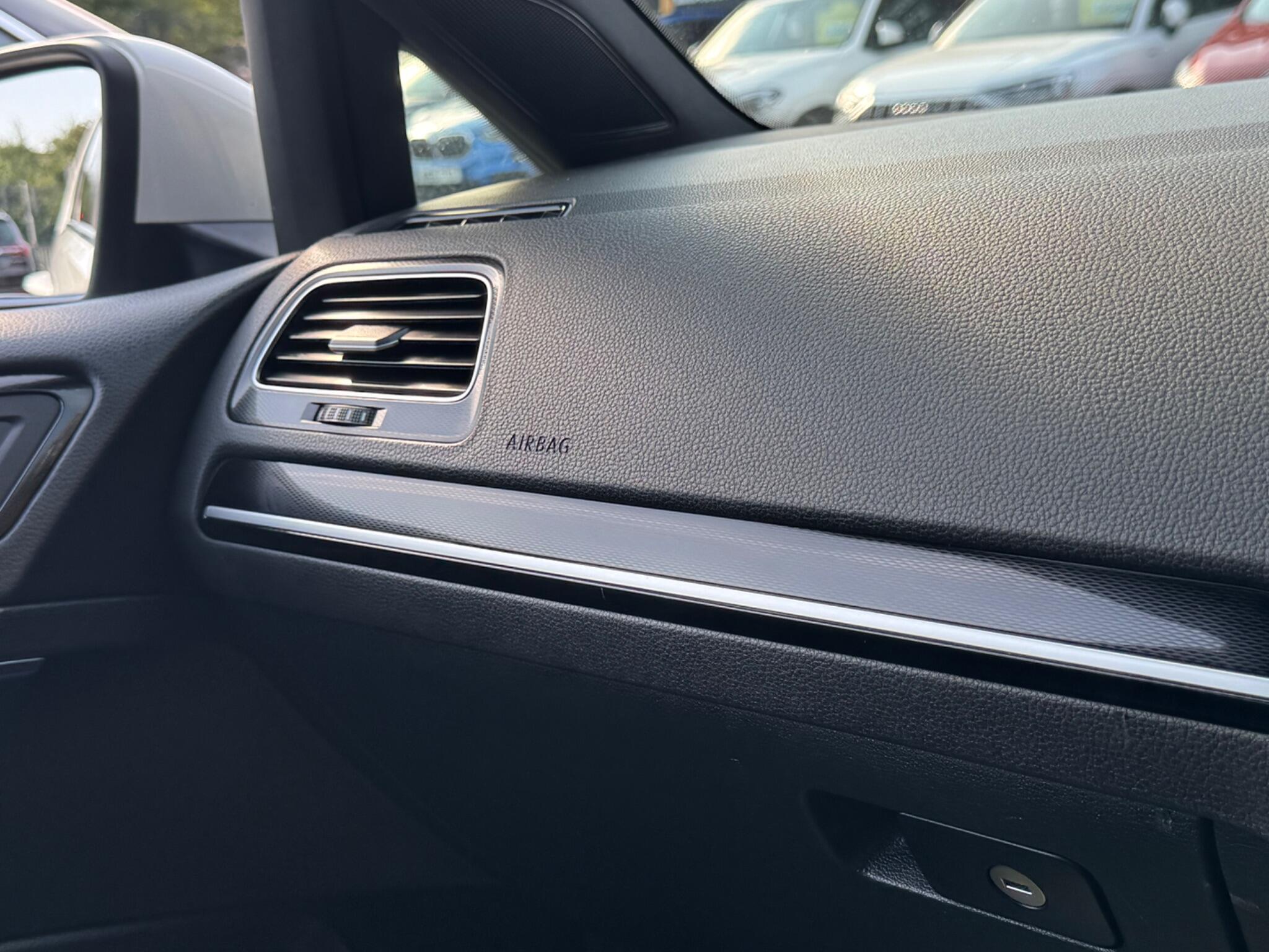 Volkswagen Golf view 31