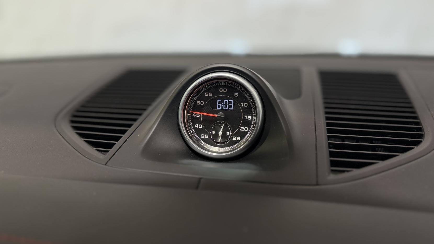 Porsche Macan view 17