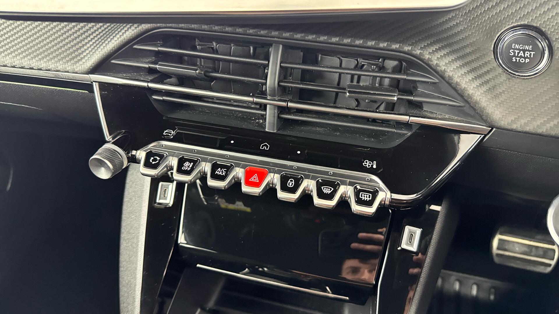 Peugeot 2008 view 35