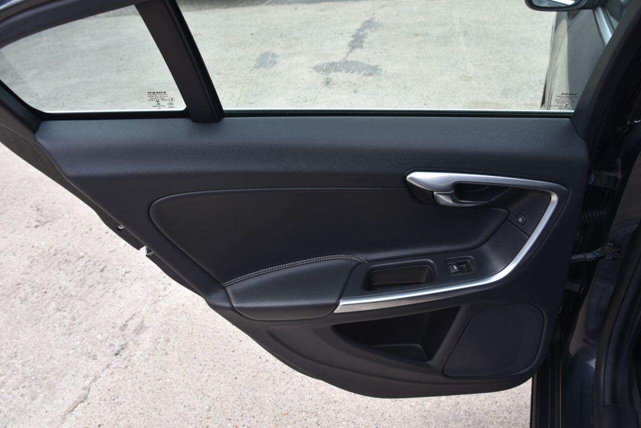 Volvo S60 view 51