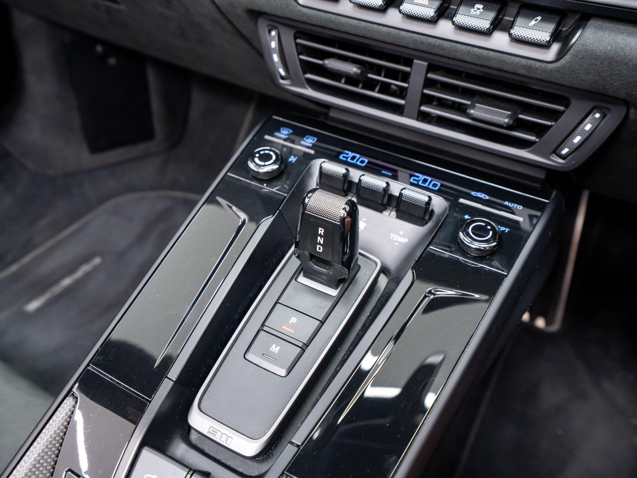 Porsche 911 view 20