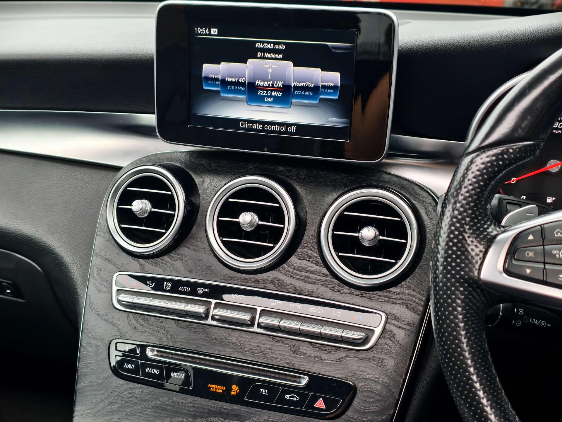 Mercedes-Benz GLC view 24