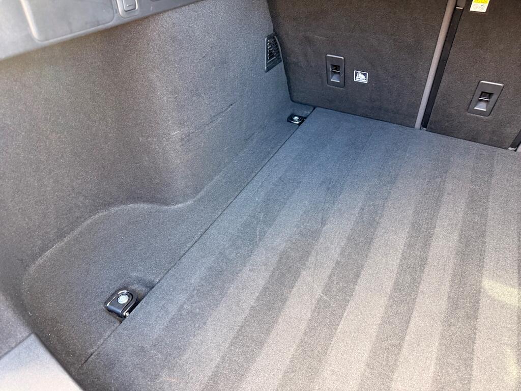 Land Rover Range Rover Velar view 28