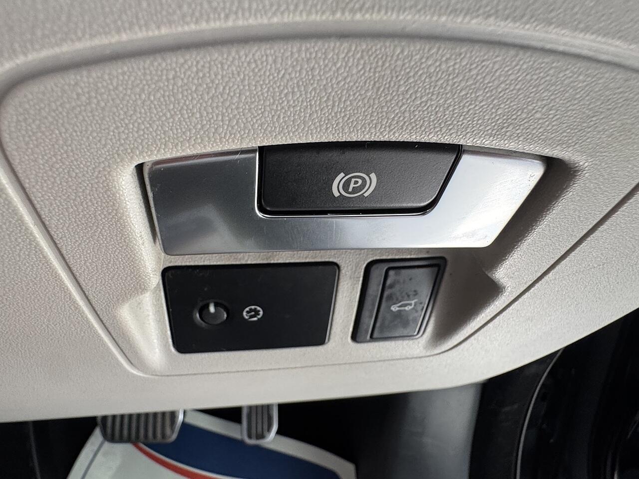 Land Rover Range Rover Velar view 25