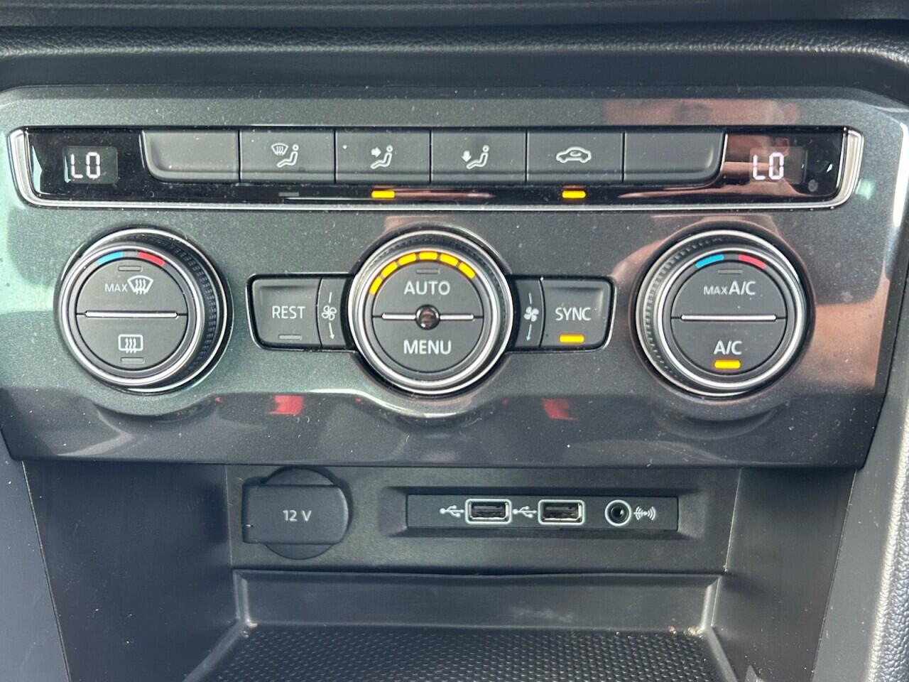 Volkswagen Tiguan view 32