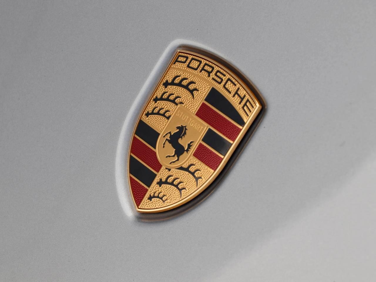 Porsche 911 view 36