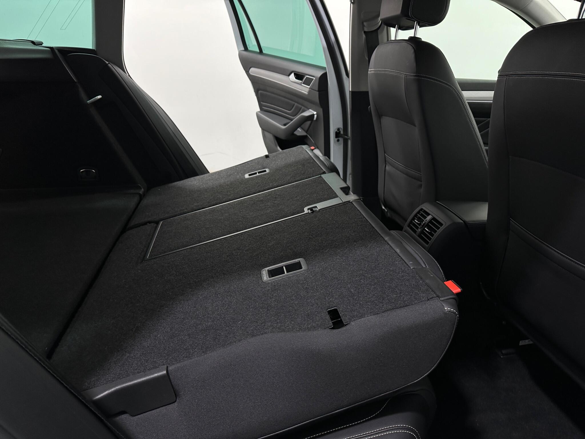Volkswagen Passat view 46
