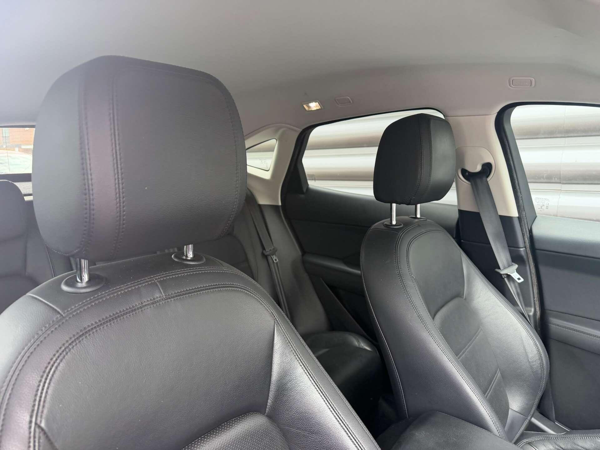 Jaguar E-Pace view 16