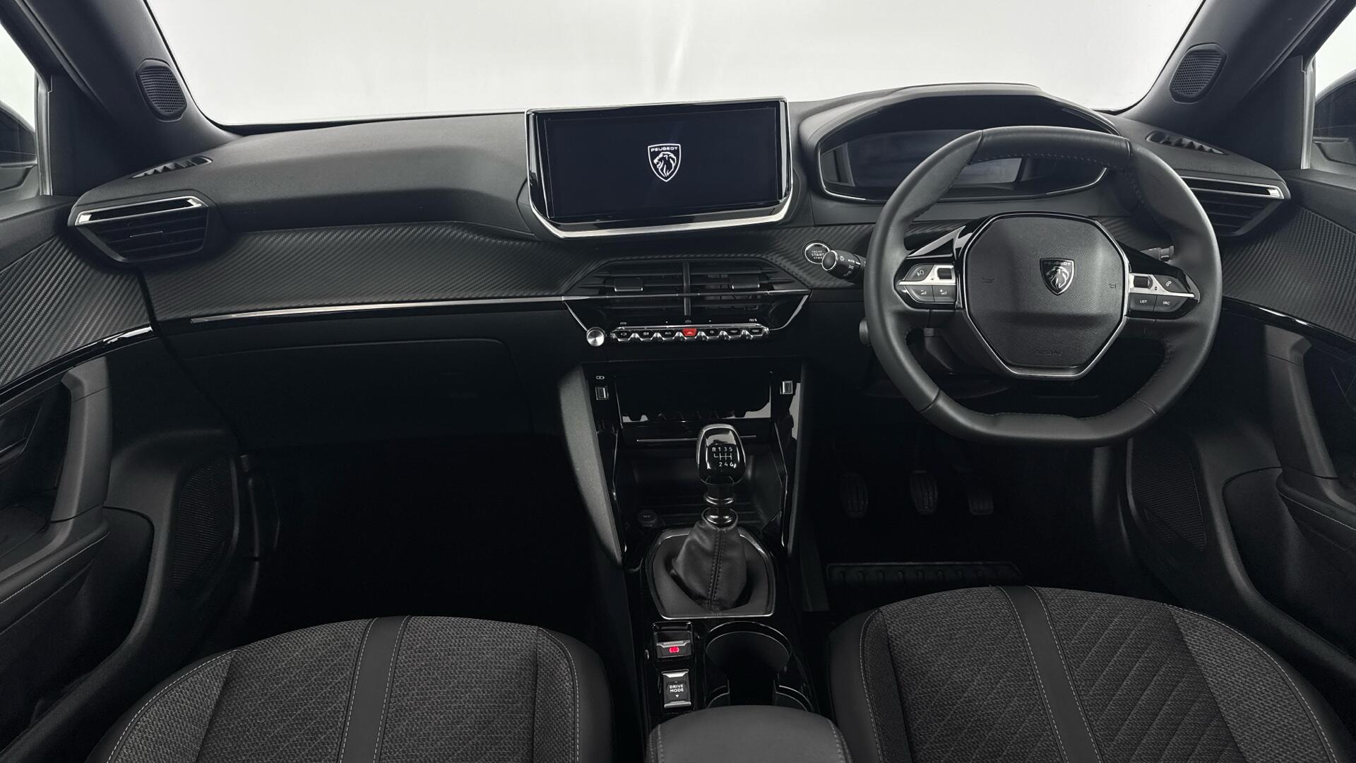 Peugeot 2008 view 11