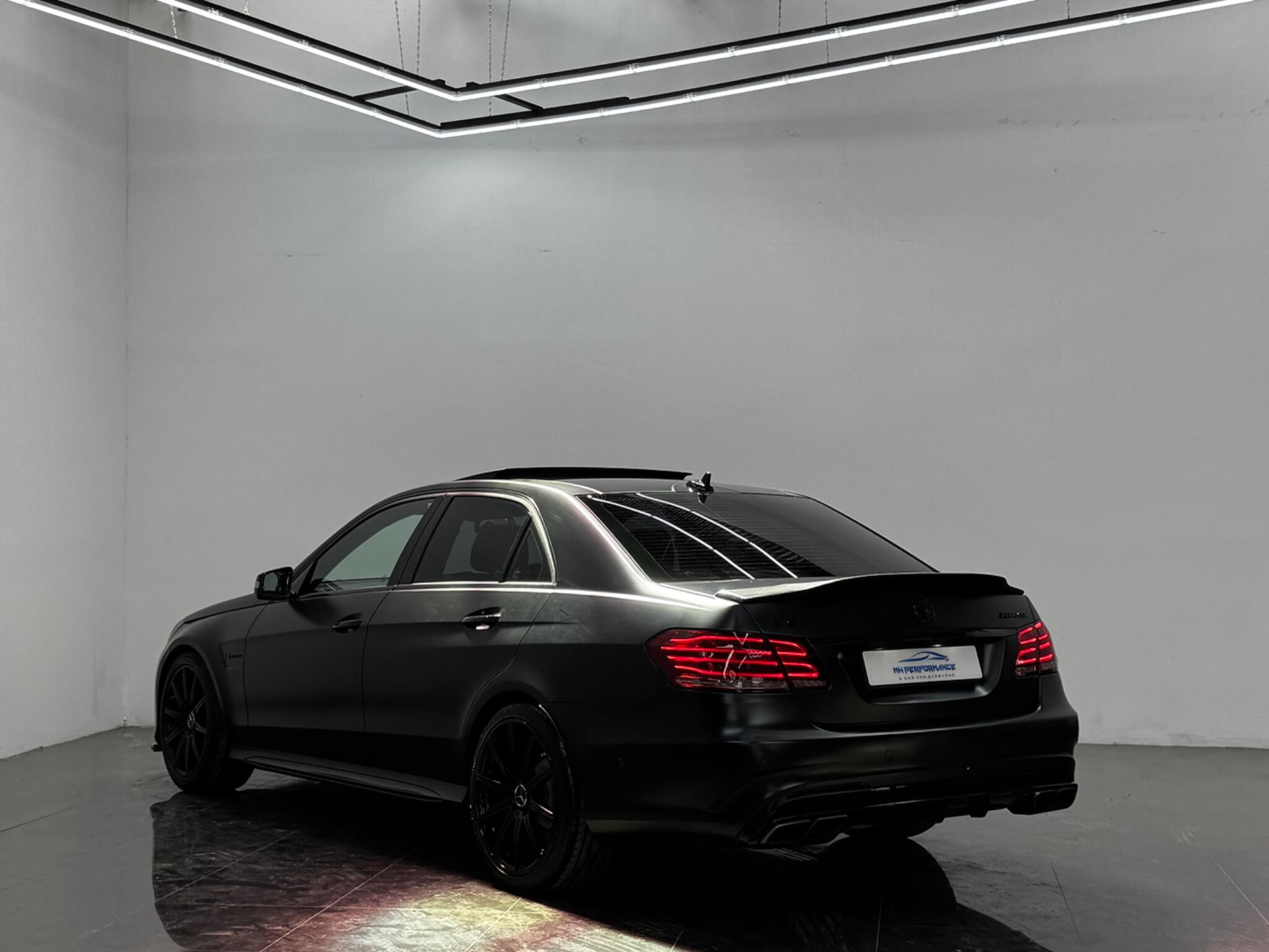 Mercedes-Benz E-Class view 35