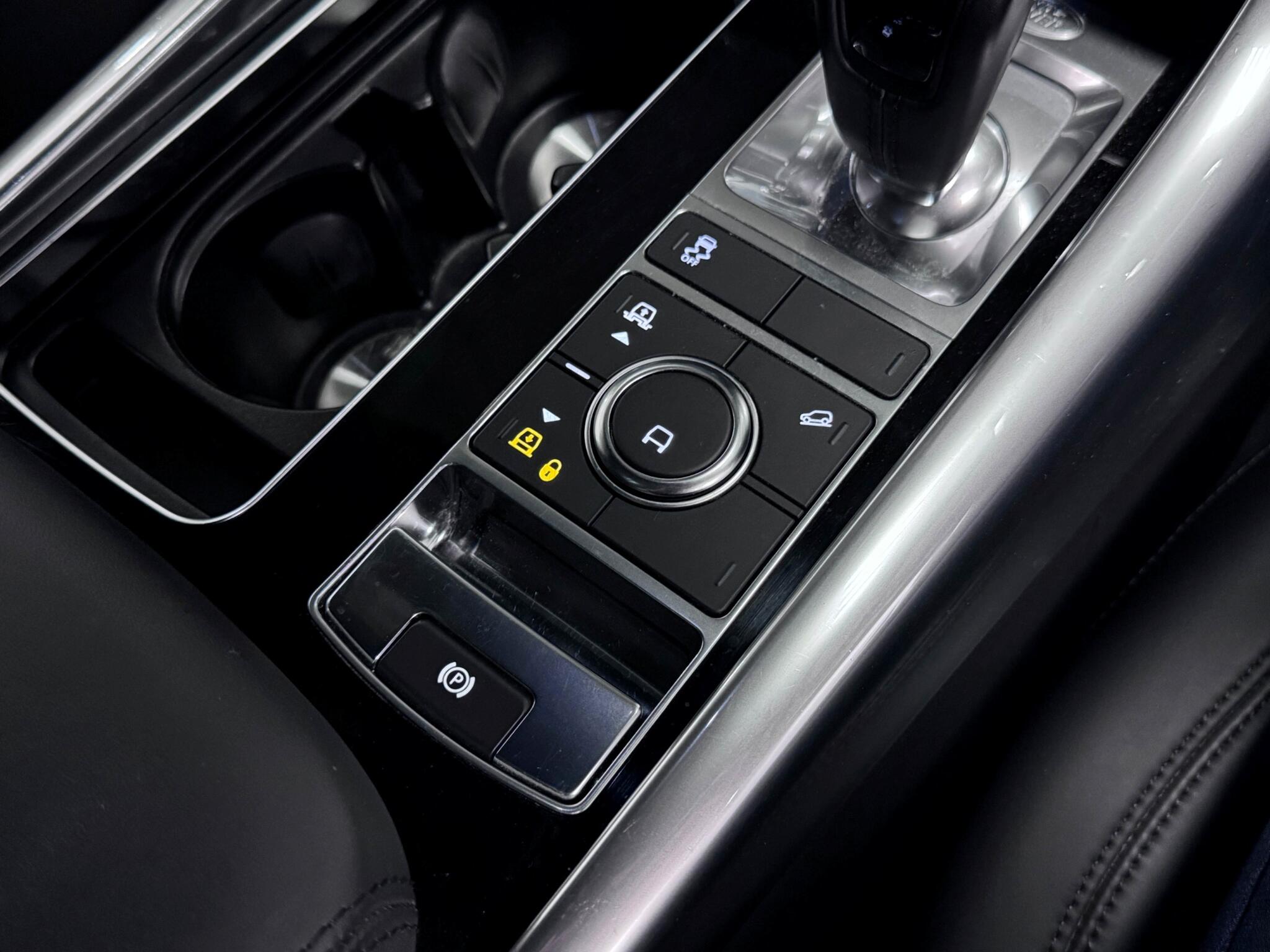 Land Rover Range Rover Sport view 40