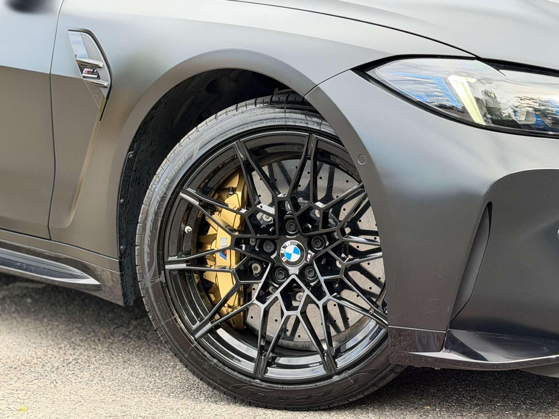BMW M4 view 9